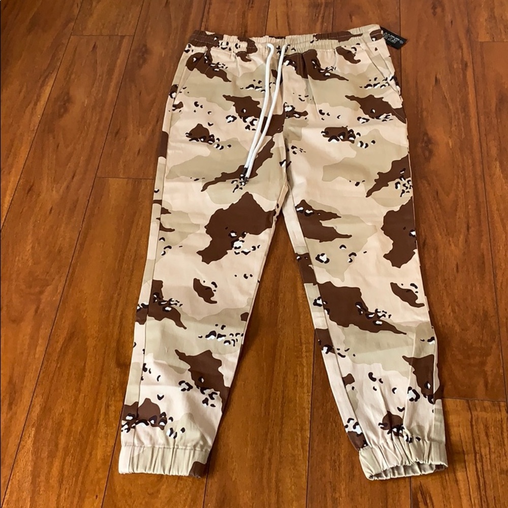 Elwood pants/ Medium/NWT - Picture 2 of 4
